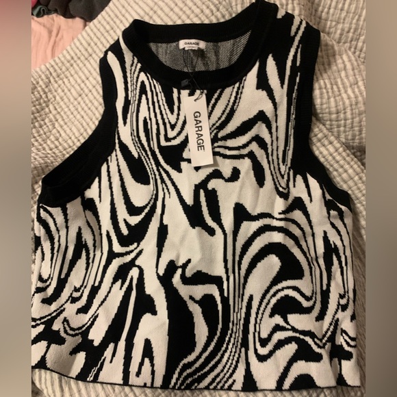 garage black and white halter cropped tank - Picture 1 of 3